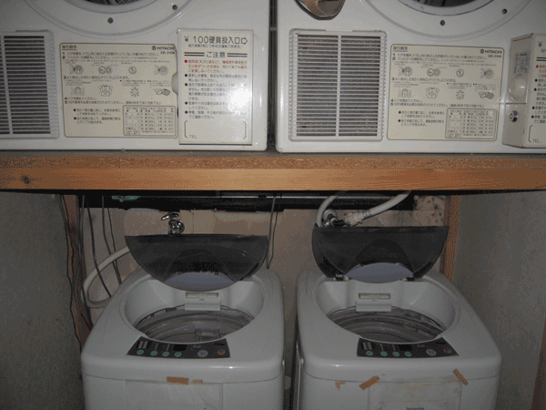 乾燥機はコイン式です