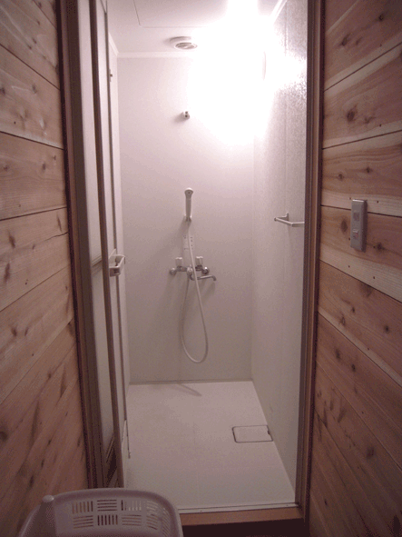 2F シャワールーム